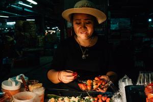 Pak Khlong Talat (Flower Market)